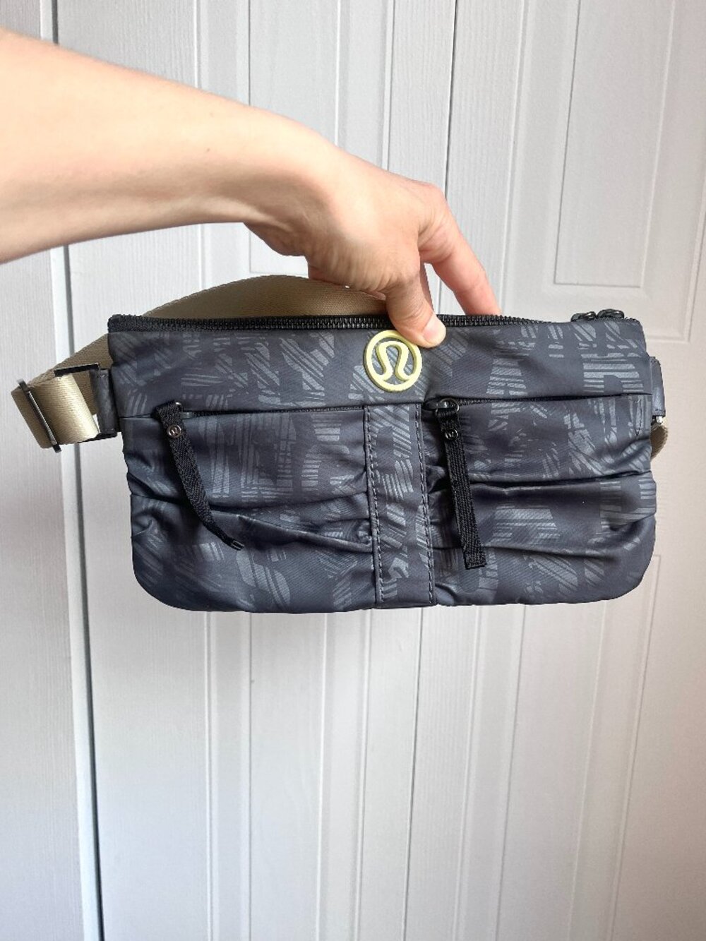 RARE Vintage Lululemon Manifesto Festival Belt Bag - Grey Cream - HTF